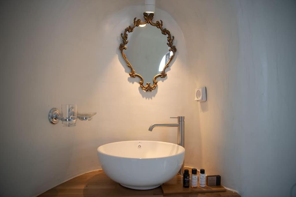 Astrea Suites "Ostria Cave Villa-Outdoor Jacuzzi" أويا المظهر الخارجي الصورة